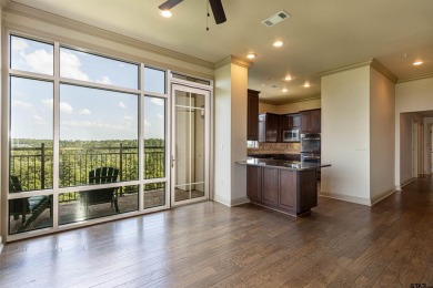 Welcome to luxury living at The Stretford at the Cascades. This