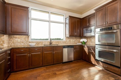 Welcome to luxury living at The Stretford at the Cascades. This