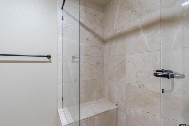 Welcome to luxury living at The Stretford at the Cascades. This