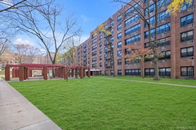 Welcome to your new home. Spacious 2 bedroom with 2 bathroom in