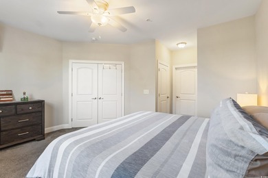 Welcome to Queens Harbour! This move-in ready 2-bedroom, 2-bath