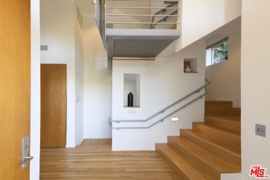 Contemporary Architecture in PRIME STUDIO CITY. South of the