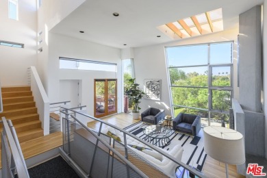 Contemporary Architecture in PRIME STUDIO CITY. South of the