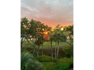 Penthouse villa 4 BR, 3 full bath This villa is beautifully