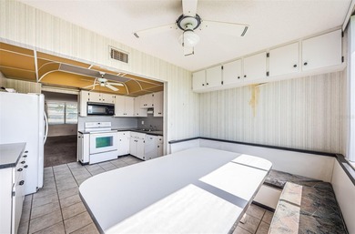 Under contract-accepting backup offers. Excellent value and