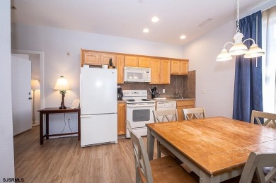 Beautiful 2BR/2BA at the Ebb Tide Suites Condominiums just a