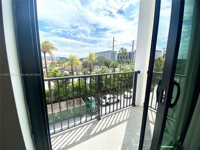 Beautiful spacious 1/1 Condo with open floor plan & balcony