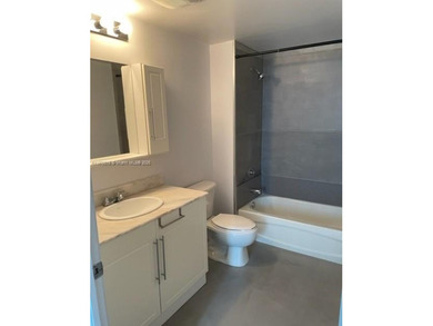 Amazing opportunity in Edgewater!! Beautiful apartment featuring