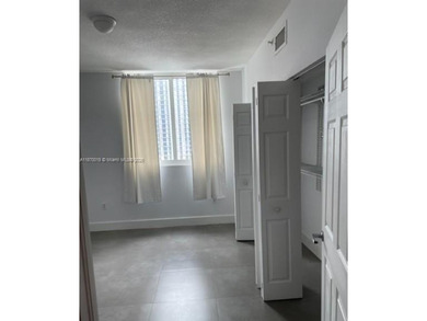 Amazing opportunity in Edgewater!! Beautiful apartment featuring