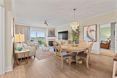 Welcome to your luxurious waterway oasis! This breathtaking