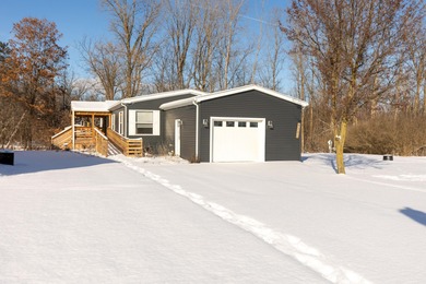 Welcome to 680 N. Gallery Drive in Eaton Rapids, a spacious 1