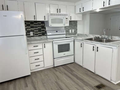 Beautiful Remodeled 3/Bed -2/Bath home on a Large Corner Lot