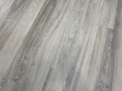 Beautiful Remodeled 3/Bed -2/Bath home on a Large Corner Lot