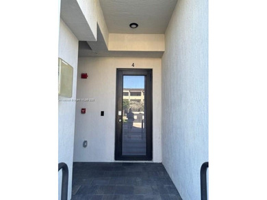 Beautiful 3 bedroom 2 bathroom condo in Apex at Park Central