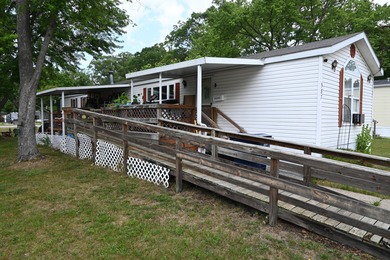 Affordable 2 bedroom 2 bath Doublewide home in Apple Carr