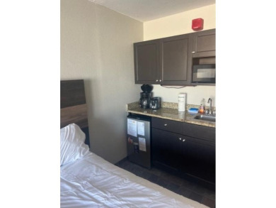 Great oceanview condo in Landmark!  On the 8th floor with