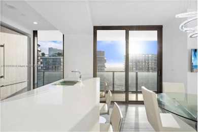 Turn-key fully furnished corner unit on the 45th floor, with