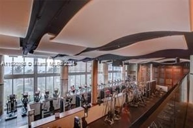 1 br Line that is one of closest to sand. Ocean view 1/1.  Wood