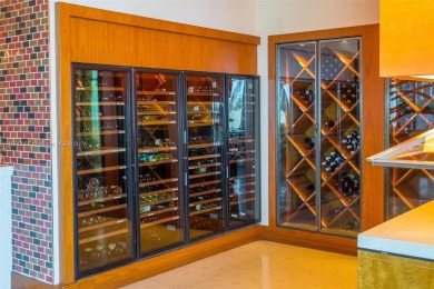 1 br Line that is one of closest to sand. Ocean view 1/1.  Wood