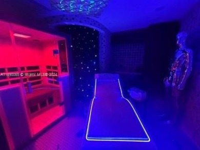 1 br Line that is one of closest to sand. Ocean view 1/1.  Wood