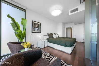 High rise luxury community with fantasitc ammenties. This condo