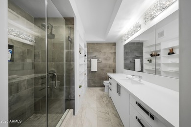 High rise luxury community with fantasitc ammenties. This condo