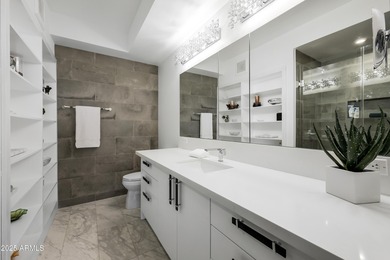 High rise luxury community with fantasitc ammenties. This condo