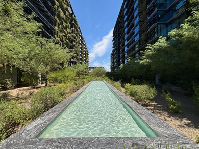 High rise luxury community with fantasitc ammenties. This condo