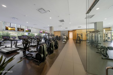 High rise luxury community with fantasitc ammenties. This condo