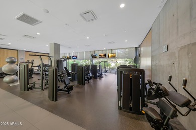 High rise luxury community with fantasitc ammenties. This condo