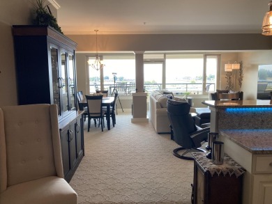 AMAZING VIEWS!!! This top floor, 2 Bed, 2.5 bath, two-story