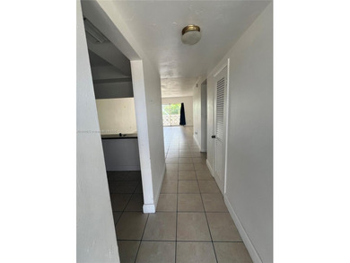 SPACIOUS AND BRIGHT 2/2 WITH TWO PARKING SPOTS. THIS IS THE