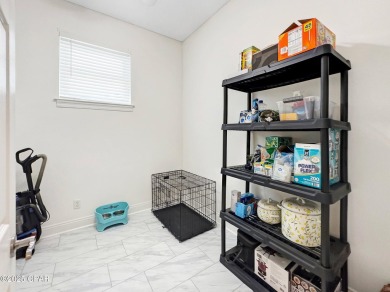 Dreaming of a stunning waterfront lifestyle? This one has it all