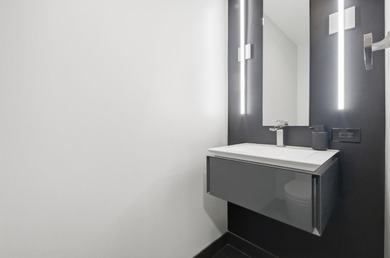 This 1,806 sq. ft. corner-unit luxury condominium at 88 West San