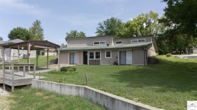 Charming 3 bed, 1.5 bath earth contact home on a quiet dead-end