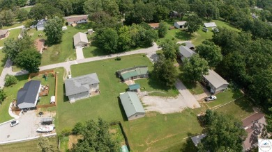 Charming 3 bed, 1.5 bath earth contact home on a quiet dead-end