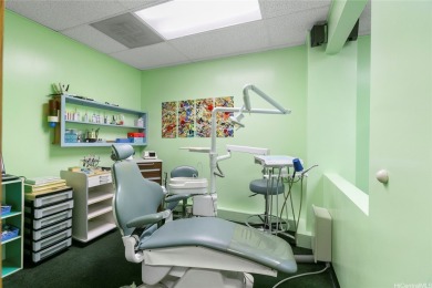 Prime commercial unit available in a medical building in the