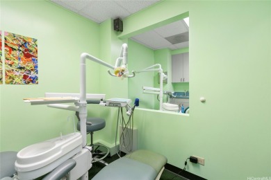 Prime commercial unit available in a medical building in the