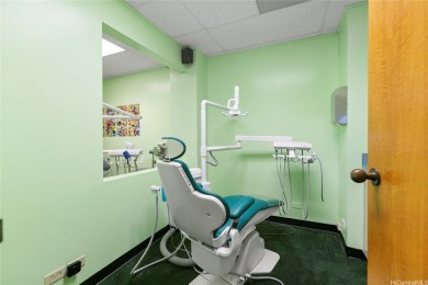 Prime commercial unit available in a medical building in the