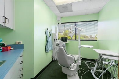 Prime commercial unit available in a medical building in the