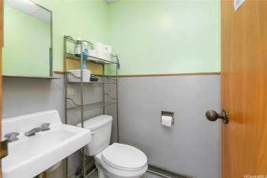 Prime commercial unit available in a medical building in the