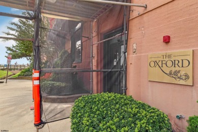 Welcome to the Oxford!  This Grand Art Deco building is the