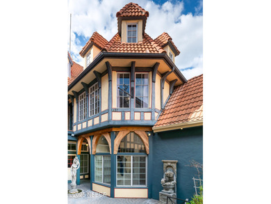 This stunningly designed DT Solvang commercial building