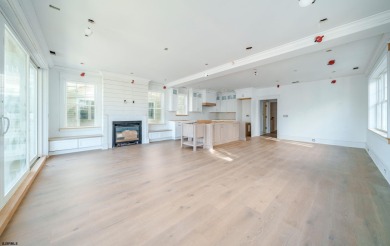 This stunning duplex, located in the desirable Ocean City, NJ