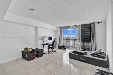 Spectacular 40th Studio in Opera Tower with the best view in