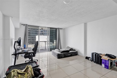 Spectacular 40th Studio in Opera Tower with the best view in