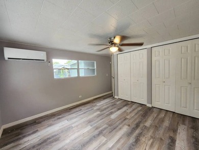 Beautiful 2 bed 1 bath close to the beach with handicap access