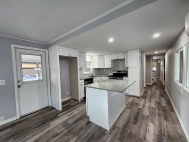 Beautiful 2 bed 1 bath close to the beach with handicap access