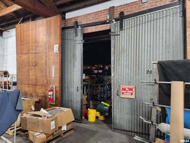 15K sqft multi use Industrial warehouse/office space for sale