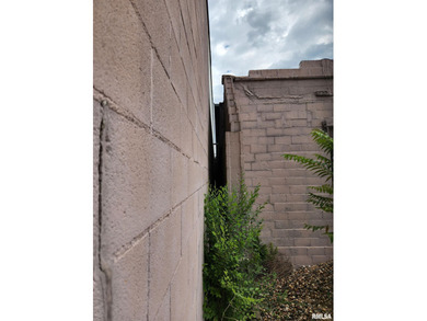 15K sqft multi use Industrial warehouse/office space for sale